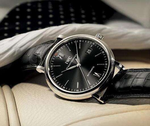 镂空飞轮全自动机械表